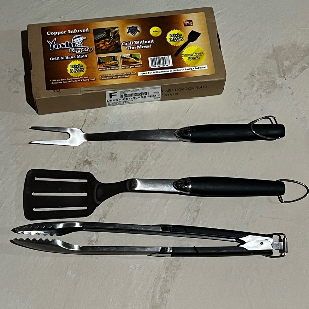 Grill tools set